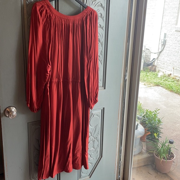 Beautiful rust orange dress - Picture 5 of 5